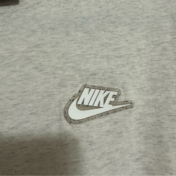 Nike Earth Day Short Sleeve Rainbow Selvedge Dolman T-Shirt - Picture 6 of 13